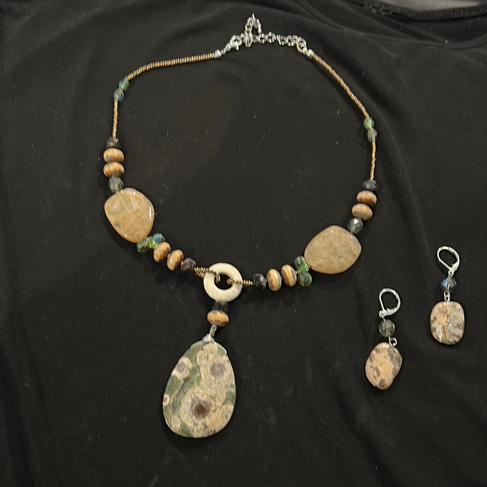 Natural stone necklace and earrings set